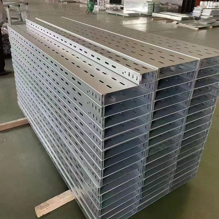 鋁合金方線槽安裝工藝革新：輕量化設(shè)計(jì)助力高效布線與安全升級(jí)